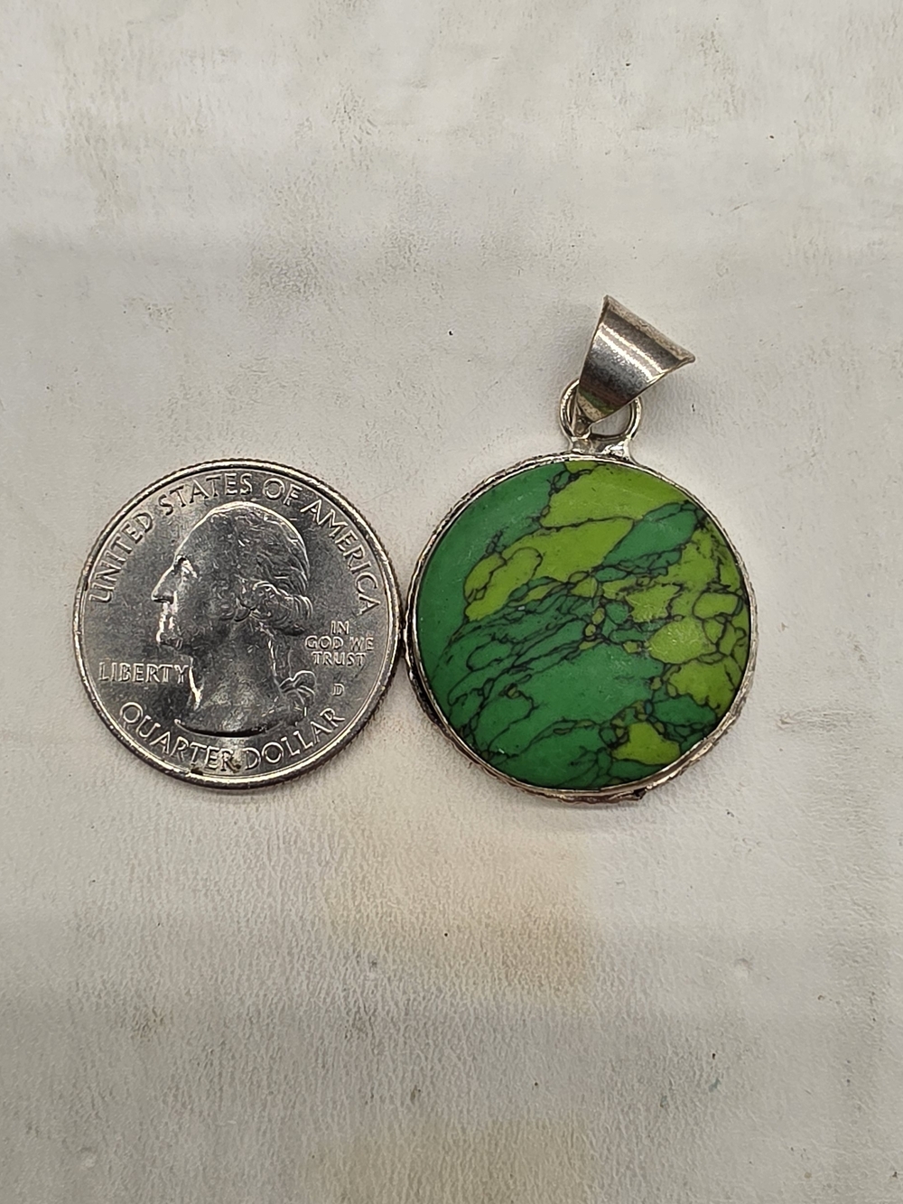 Green Copper Turquoise Stone Round Pendant Necklace - Silver Plated Setting